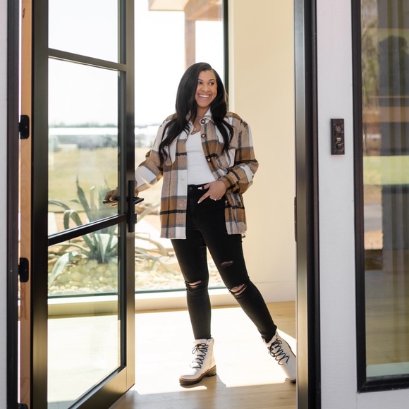 Shacket - Picture 2 of 3